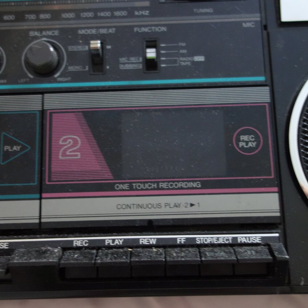 Vintage Toshiba RT-6066 Black FM/AM Dual Cassette Recorder Boombox - Picture 3 of 16